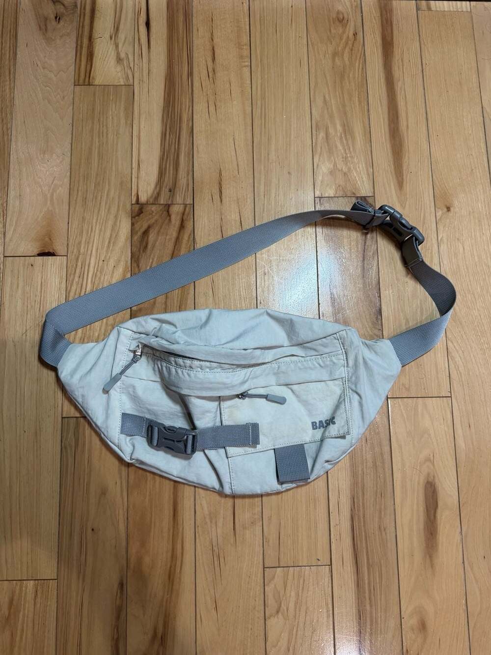 Basic Nylon Casual Waist Bag with Adjustable Strap and Buckle